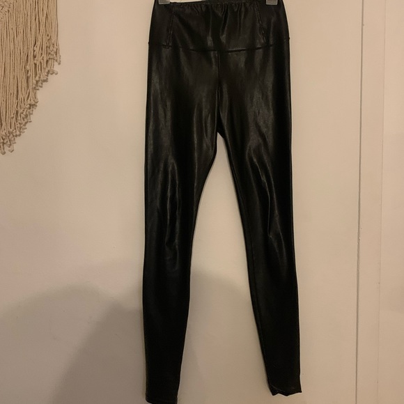 Aritzia DARIA vegan leather legging - full length - Picture 7 of 7